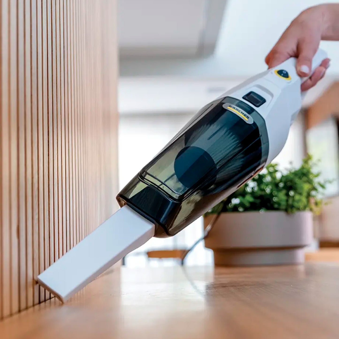 Aspiradora de Mano KARCHER Compacta y Potente
