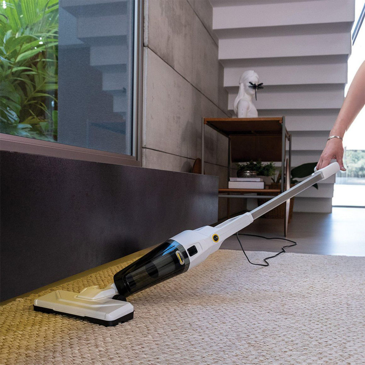Aspiradora KARCHER  Vertical 2 En 1 VCL 1 STICK Blanco 1000W
